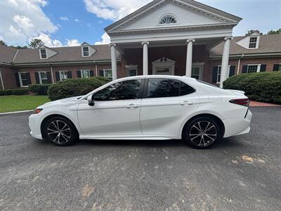 2019 Toyota Camry SE   - Photo 4 - Columbia, SC 29210