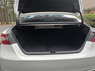 2019 Toyota Camry SE   - Photo 6 - Columbia, SC 29210