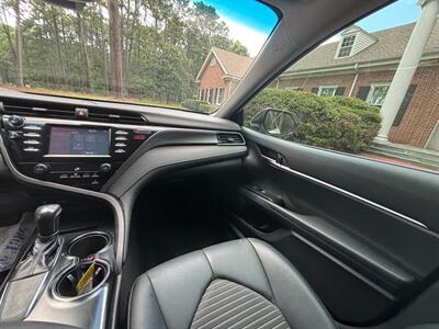 2019 Toyota Camry SE   - Photo 11 - Columbia, SC 29210