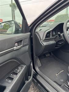 2020 Hyundai ELANTRA SEL   - Photo 6 - Columbia, SC 29210