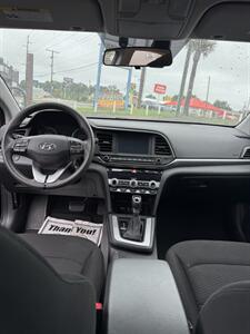 2020 Hyundai ELANTRA SEL   - Photo 10 - Columbia, SC 29210