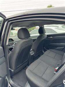2020 Hyundai ELANTRA SEL   - Photo 8 - Columbia, SC 29210