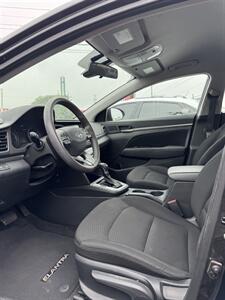 2020 Hyundai ELANTRA SEL   - Photo 5 - Columbia, SC 29210