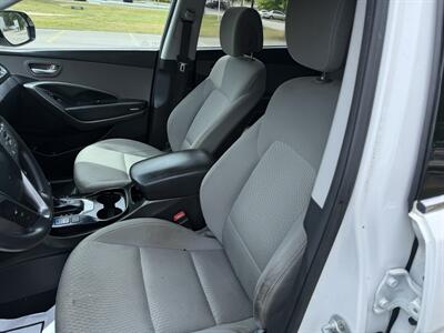 2016 Hyundai SANTA FE SE   - Photo 14 - Columbia, SC 29210