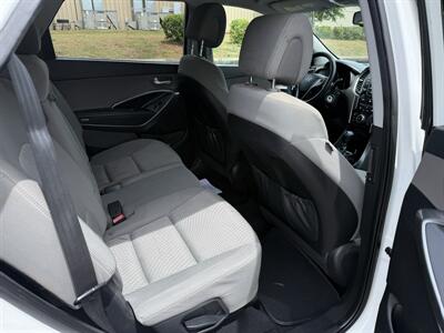 2016 Hyundai SANTA FE SE   - Photo 17 - Columbia, SC 29210
