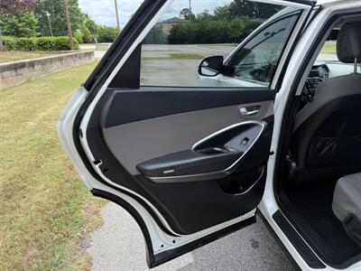 2016 Hyundai SANTA FE SE   - Photo 11 - Columbia, SC 29210