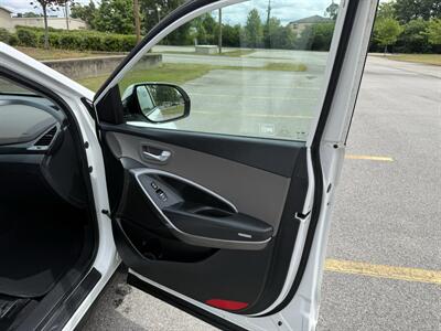 2016 Hyundai SANTA FE SE   - Photo 18 - Columbia, SC 29210