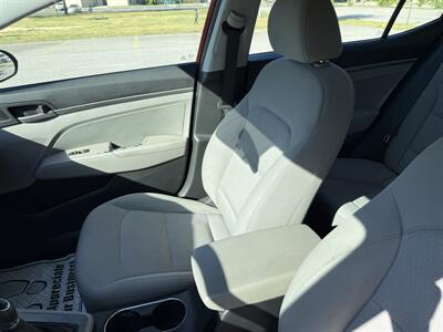 2018 Hyundai Elantra SEL   - Photo 10 - Columbia, SC 29210