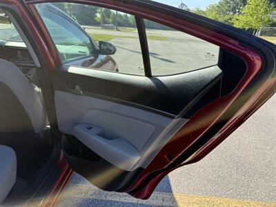 2018 Hyundai Elantra SEL   - Photo 15 - Columbia, SC 29210