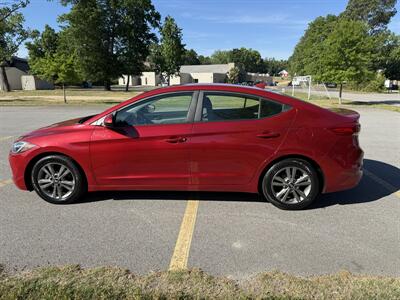 2018 Hyundai Elantra SEL   - Photo 4 - Columbia, SC 29210