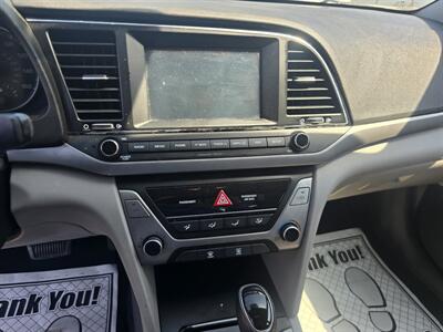 2018 Hyundai Elantra SEL   - Photo 14 - Columbia, SC 29210