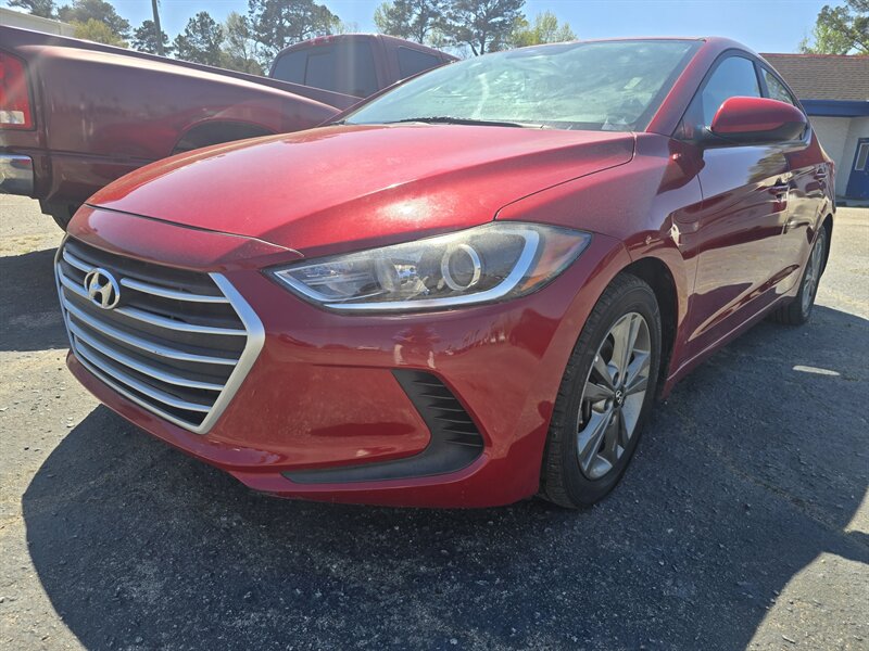 2018 Hyundai Elantra SEL   - Photo 1 - Columbia, SC 29210