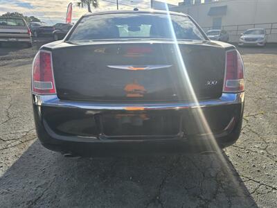 2014 Chrysler 300 Series   - Photo 6 - Columbia, SC 29210