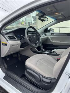 2016 Hyundai SONATA SE   - Photo 6 - Columbia, SC 29210
