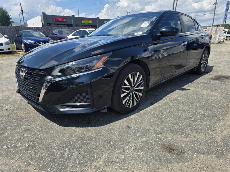 2023 Nissan Altima 2.5 SV - Photo 1 - Columbia, SC 29210