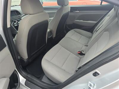 2019 Hyundai ELANTRA SEL   - Photo 8 - Columbia, SC 29210