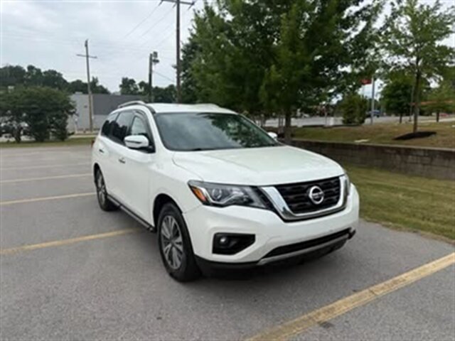 2018 Nissan Pathfinder SV 2WD's photo