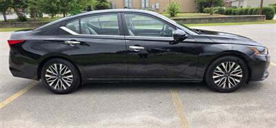 2023 Nissan Altima 2.5 SV   - Photo 2 - Columbia, SC 29210