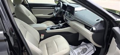 2023 Nissan Altima 2.5 SV   - Photo 9 - Columbia, SC 29210