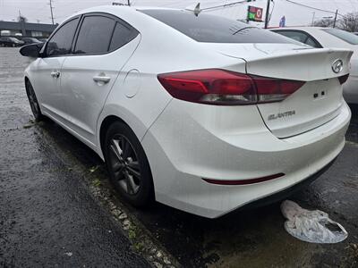 2017 Hyundai ELANTRA Limited   - Photo 4 - Columbia, SC 29210
