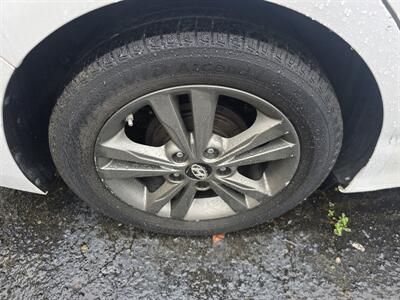 2017 Hyundai ELANTRA Limited   - Photo 8 - Columbia, SC 29210
