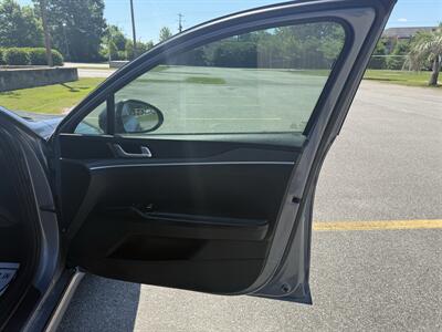 2022 Kia K5 LXS   - Photo 8 - Columbia, SC 29210