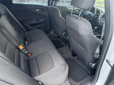 2022 Chevrolet Malibu LT - Photo 11 - Columbia, SC 29210