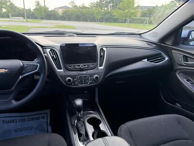 2022 Chevrolet Malibu LT - Photo 15 - Columbia, SC 29210