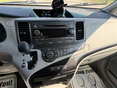 2013 Toyota Sienna LE 8-Passenger   - Photo 18 - Columbia, SC 29210