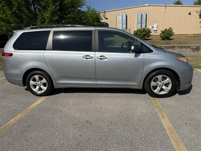 2013 Toyota Sienna LE 8-Passenger   - Photo 5 - Columbia, SC 29210