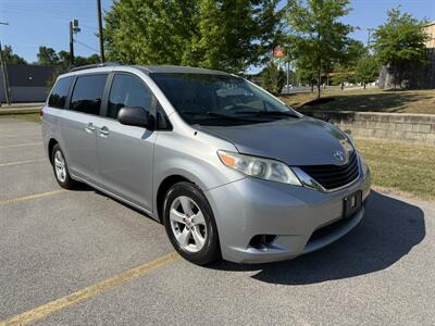 2013 Toyota Sienna LE 8-Passenger   - Photo 2 - Columbia, SC 29210