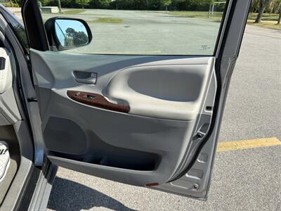 2013 Toyota Sienna LE 8-Passenger   - Photo 13 - Columbia, SC 29210