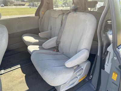 2013 Toyota Sienna LE 8-Passenger   - Photo 8 - Columbia, SC 29210