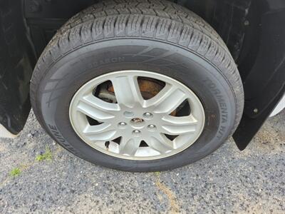 2011 Mitsubishi Endeavor LS   - Photo 4 - Columbia, SC 29210