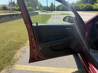 2010 Chevrolet Impala LT   - Photo 13 - Columbia, SC 29210