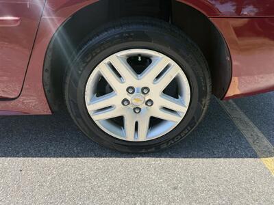 2010 Chevrolet Impala LT   - Photo 18 - Columbia, SC 29210