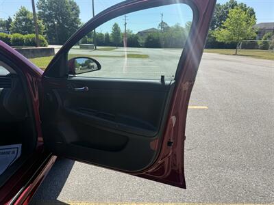 2010 Chevrolet Impala LT   - Photo 12 - Columbia, SC 29210