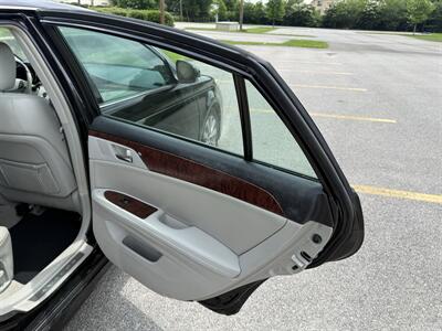 2011 Toyota Avalon Limited   - Photo 10 - Columbia, SC 29210