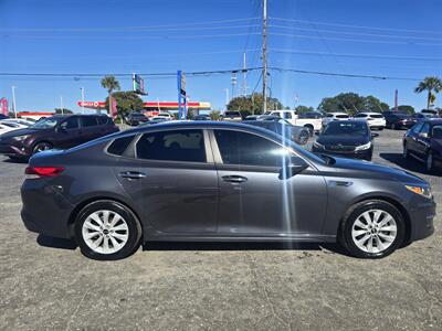 2017 Kia Optima LX   - Photo 8 - Columbia, SC 29210