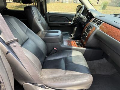 2008 Chevrolet Suburban LTZ   - Photo 13 - Columbia, SC 29210