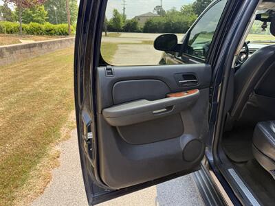 2008 Chevrolet Suburban LTZ   - Photo 9 - Columbia, SC 29210