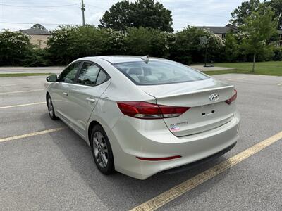 2017 Hyundai ELANTRA SE - Photo 5 - Columbia, SC 29210