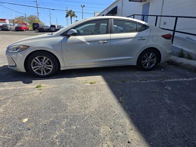 2017 Hyundai ELANTRA SE   - Photo 2 - Columbia, SC 29210