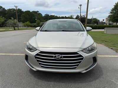 2017 Hyundai ELANTRA SE - Photo 8 - Columbia, SC 29210