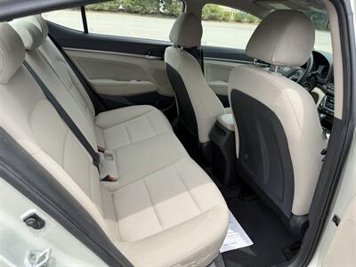 2017 Hyundai ELANTRA SE - Photo 13 - Columbia, SC 29210