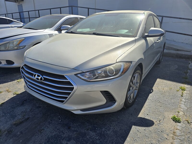 2017 Hyundai ELANTRA SE   - Photo 1 - Columbia, SC 29210