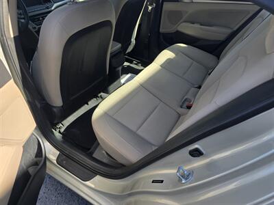 2017 Hyundai ELANTRA SE   - Photo 10 - Columbia, SC 29210