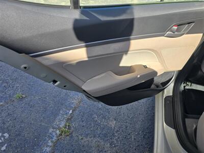 2017 Hyundai ELANTRA SE   - Photo 11 - Columbia, SC 29210