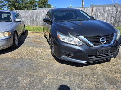 2017 Nissan Altima 2.5 SV   - Photo 2 - Columbia, SC 29210