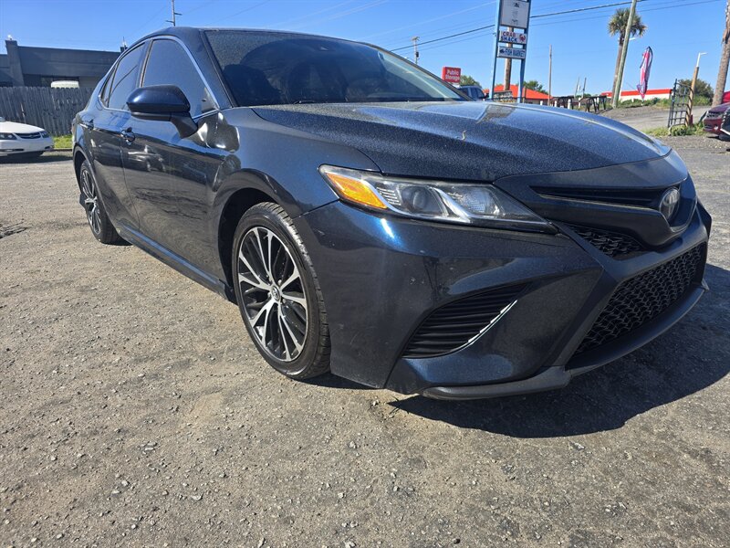 2019 Toyota Camry SE   - Photo 1 - Columbia, SC 29210